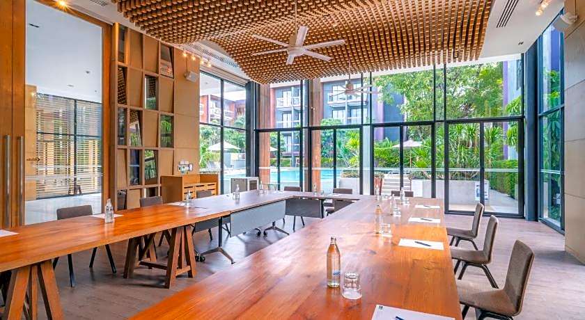 Holiday Inn Express Phuket Patong Beach Central By IHG