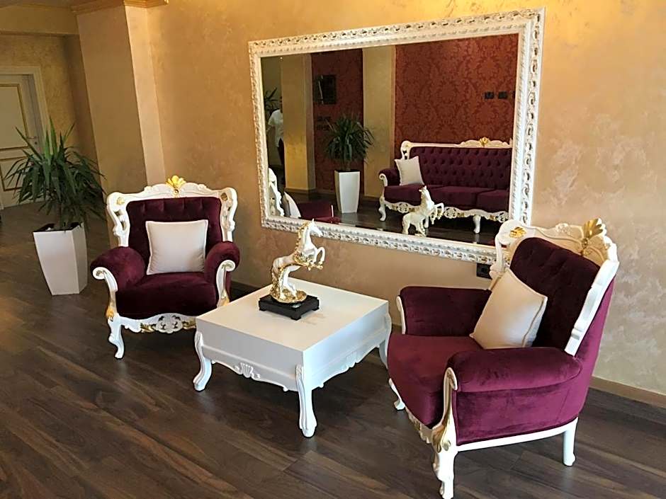 Hotel Deluxe