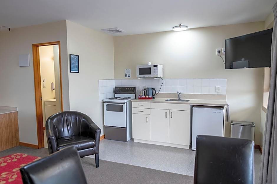 ASURE Aspiring Court Motel