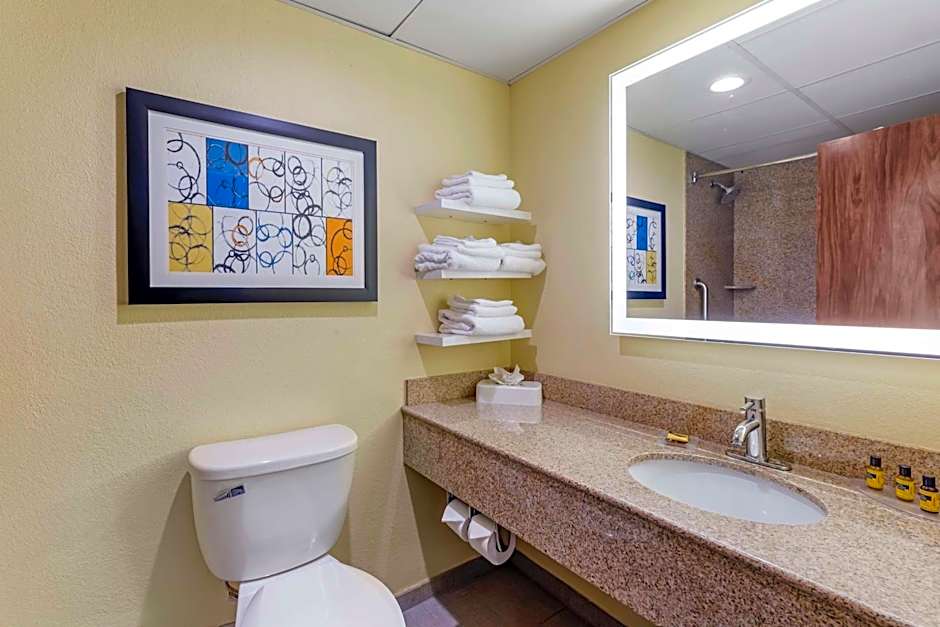 Best Western Plus North Shore Hotel