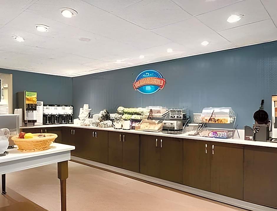 Baymont Inn & Suites Florence by Wyndham – Florence, SC