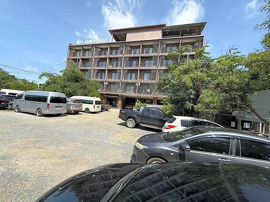 PJ Loft Hotel EV Station Lopburi