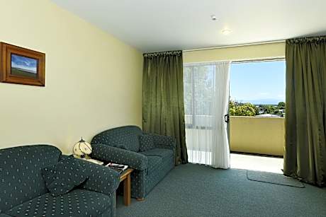 2 Bedroom