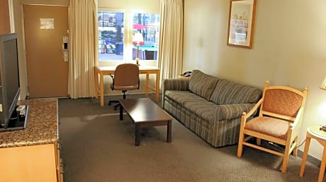 ACCESSIBLE - SUITE KING BED,MOBACC,BATHTB,INTENT,SEPLRM,SOFBD,NSMK,FULL BREAKFAST