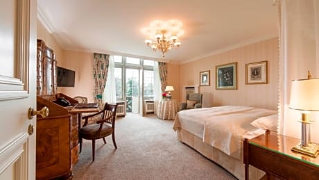 Castle Grand Balcony Room