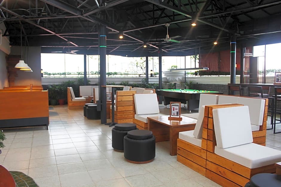 Urban Travellers Hotel