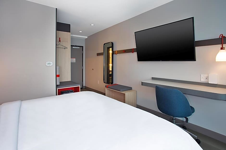 avid hotels - Detroit - Warren By IHG