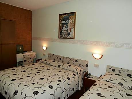 Triple Room with Private Bathroom