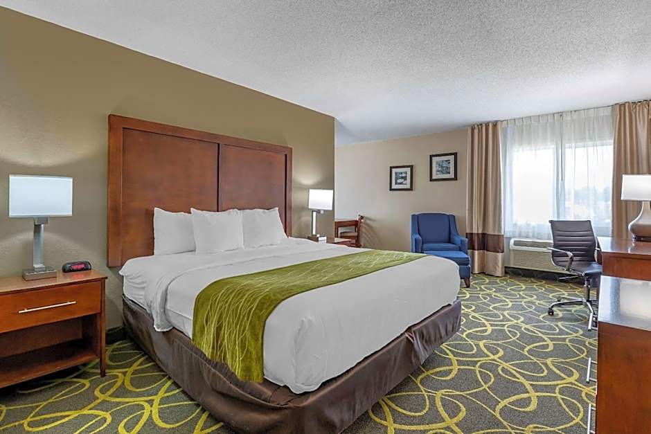 Comfort Inn Muscatine near Hwy 61