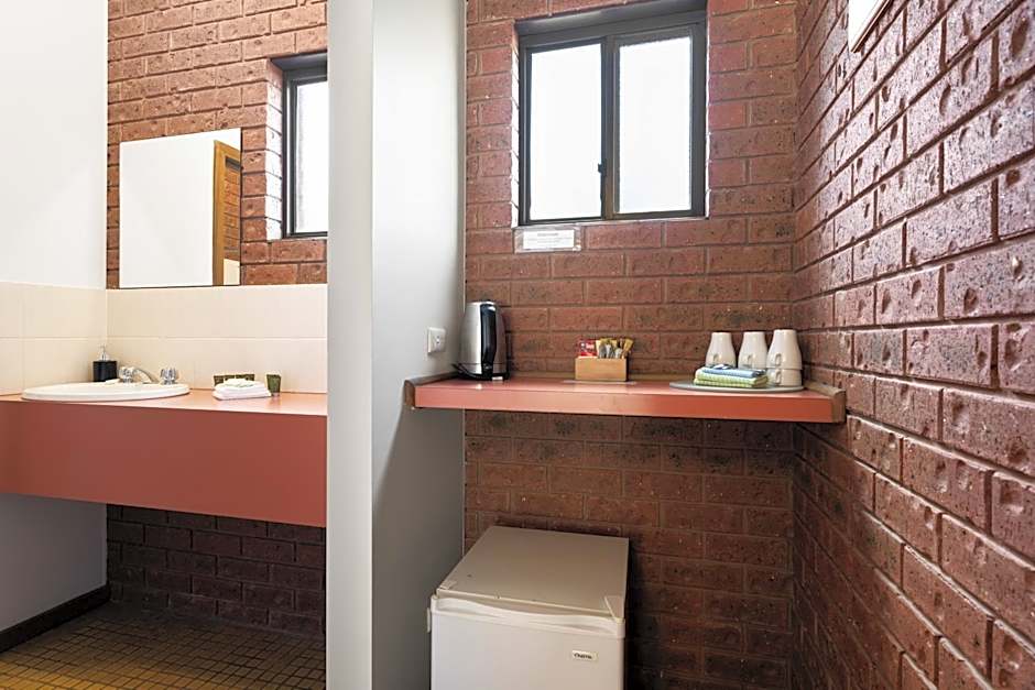 The Harrietville Snowline Hotel