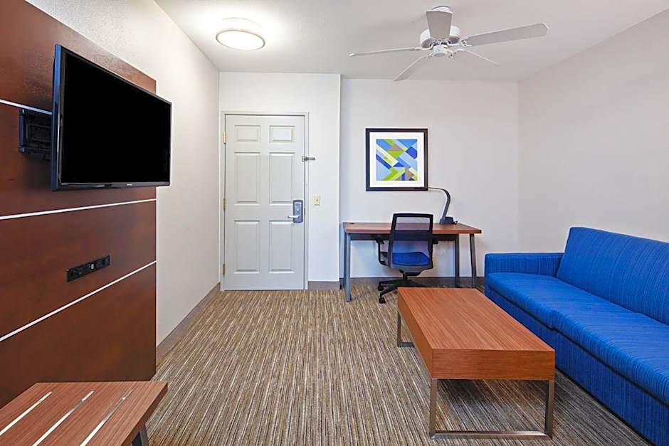 Holiday Inn Express & Suites Rancho Mirage By IHG