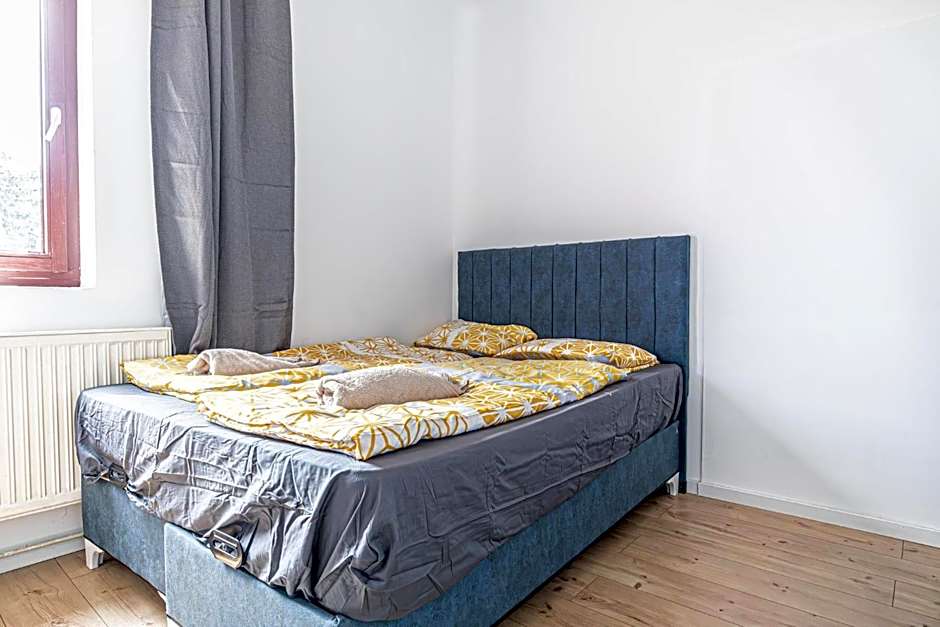 Comfy Rooms in Shared villa with Terrace and Garden