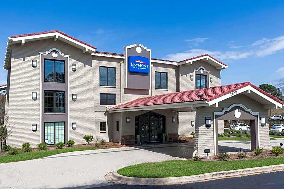 Casa Bella Inn & Suites