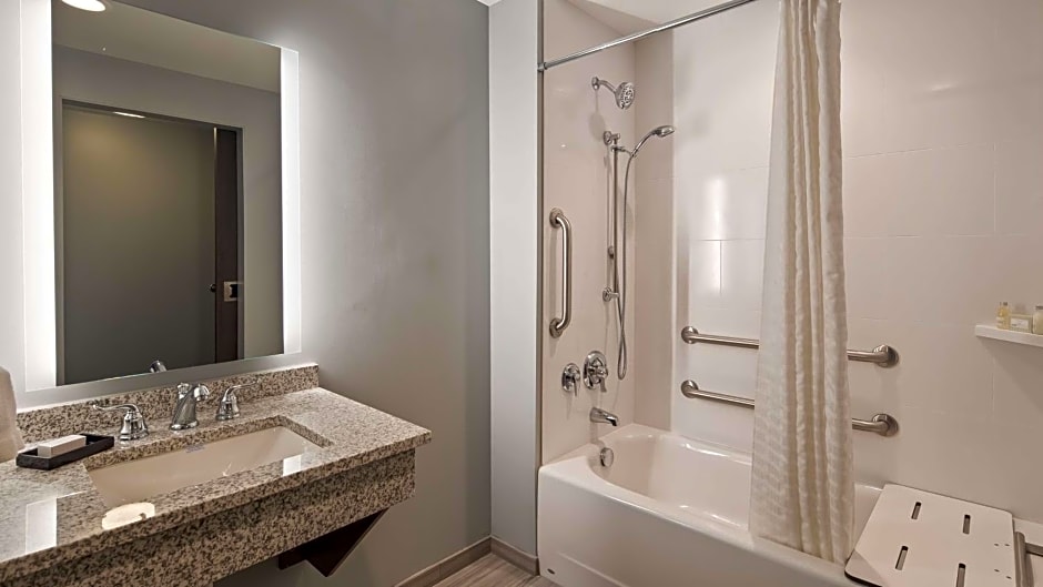 Best Western PLUS Franklin Square Inn