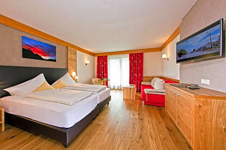 Deluxe Double Room with Garden View