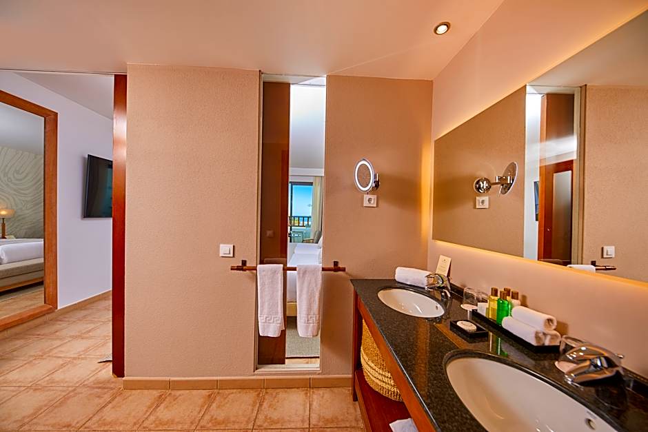 Photo 1 of 3 of DOUBLE SINGLE USE OCEAN VIEW 1 ADULT