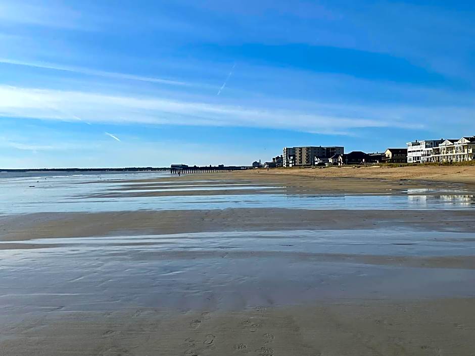Moontide Motel, Apartments, and Cabins
