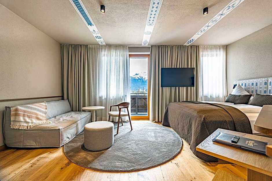 Upside Down Town Hotel Neue Post