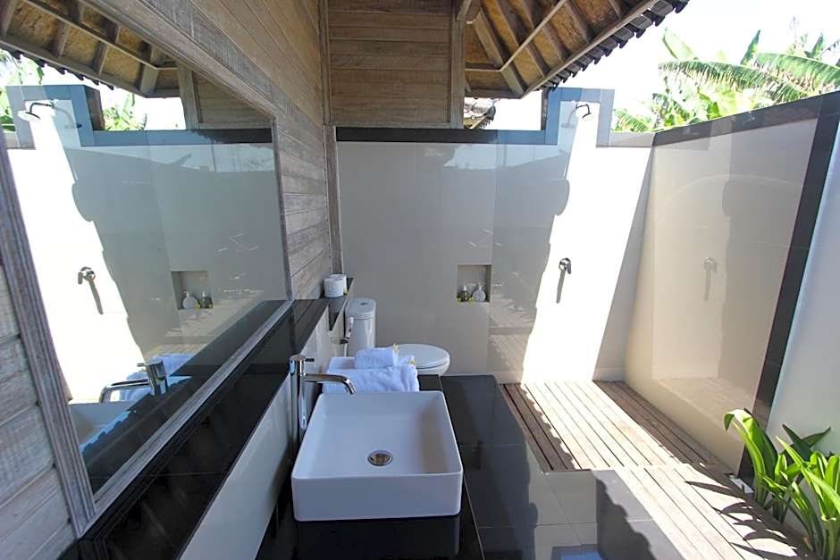 Ombak Bay Lembongan