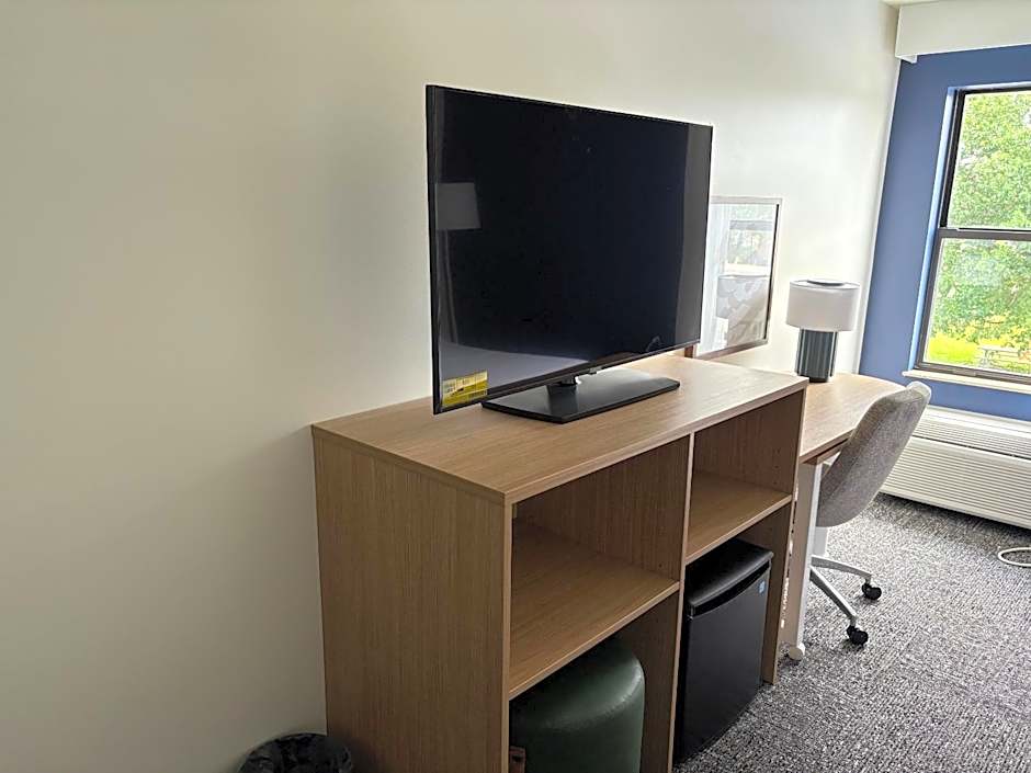 Spark by Hilton Abingdon I-81 near Fairgrounds