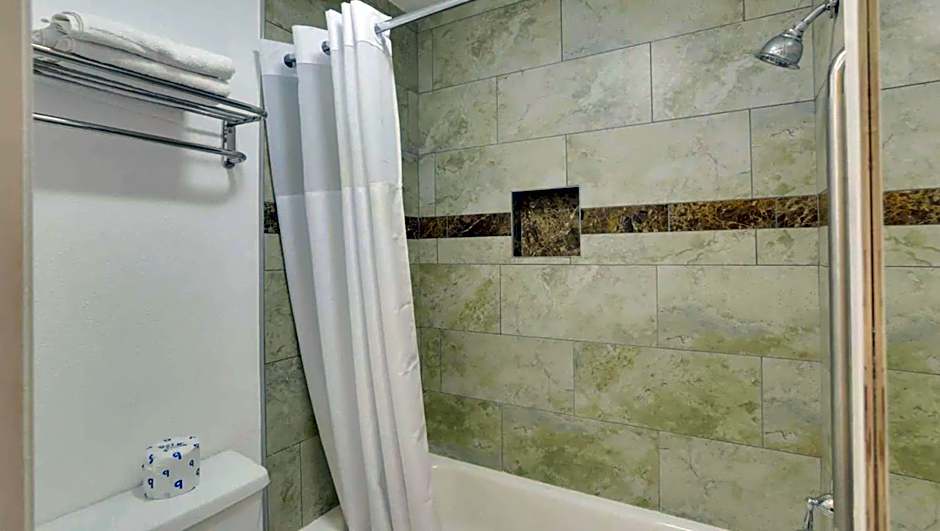 Magnuson Hotel Bradenton