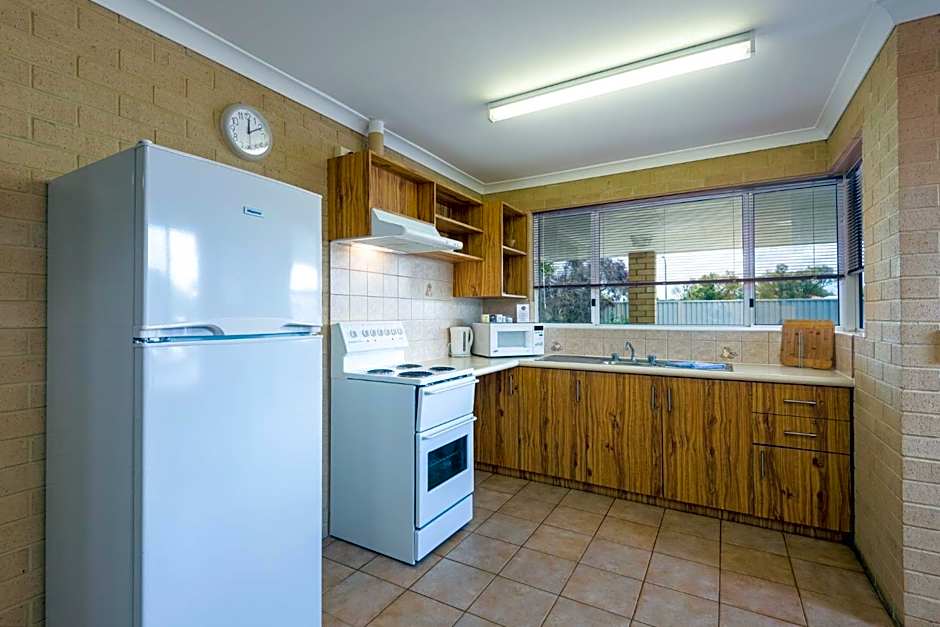 Albany Holiday Units