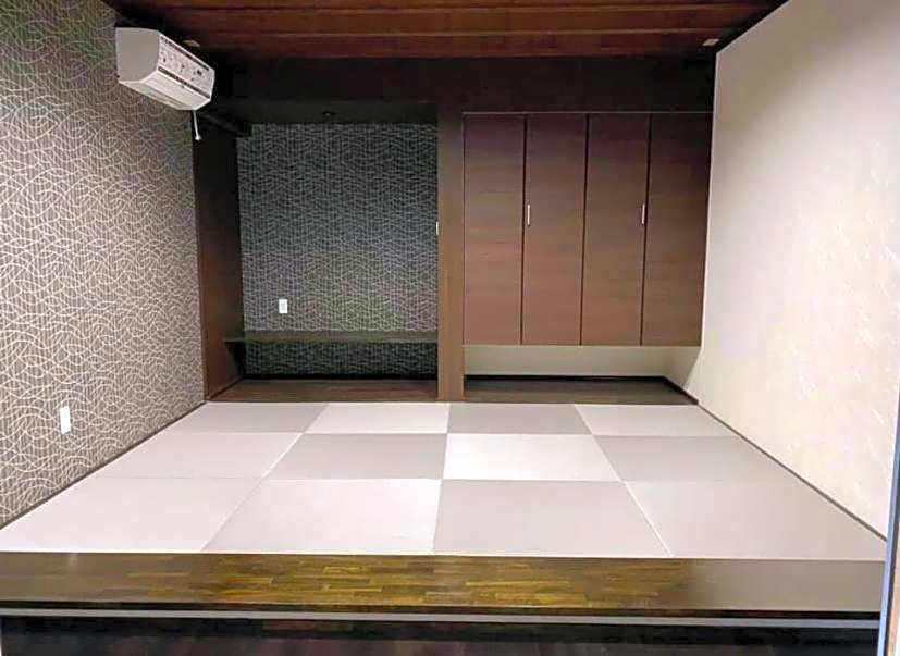 佐渡民宿 憩 IKOI GUEST HOUSE & Cafe Bar