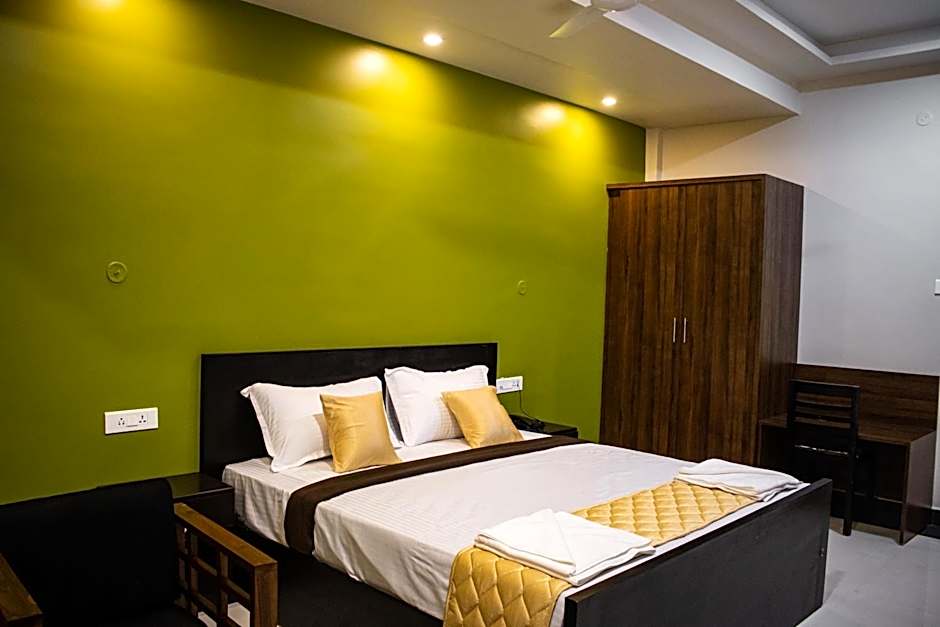 Photo 1 of 4 of Deluxe 1 King Bed