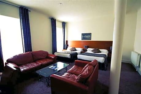 Deluxe Suite