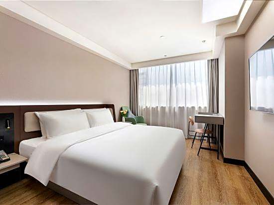 Hanting Hotel (Guangzhou Zhongshan Ba Metro Station)