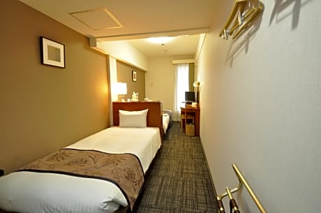 Twin Room with Shared Bathroom and Shared Toilet - Non-Smoking