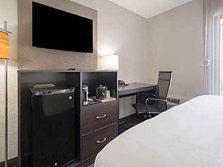 2 Queen Beds Nonsmoking