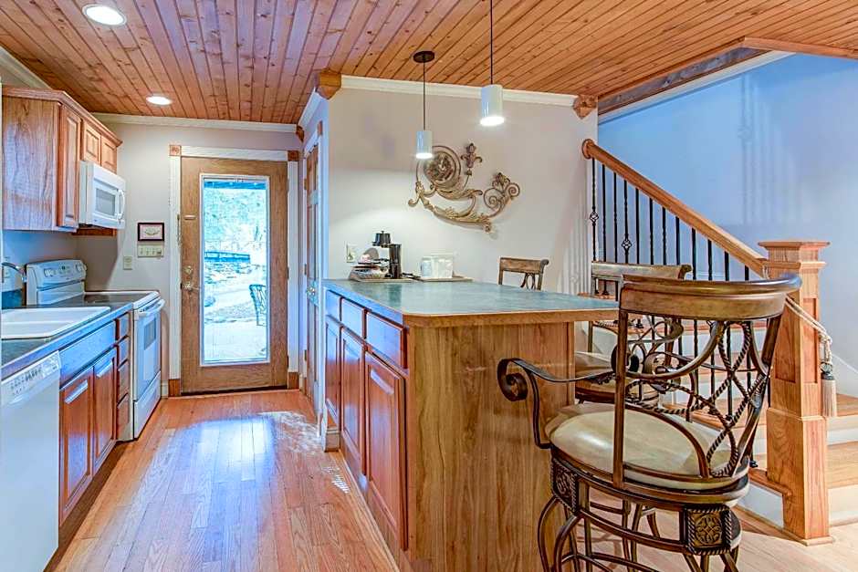 Quality Inn Creekside - Downtown Gatlinburg