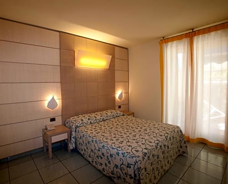 Standard Double or Twin Room with Garden View