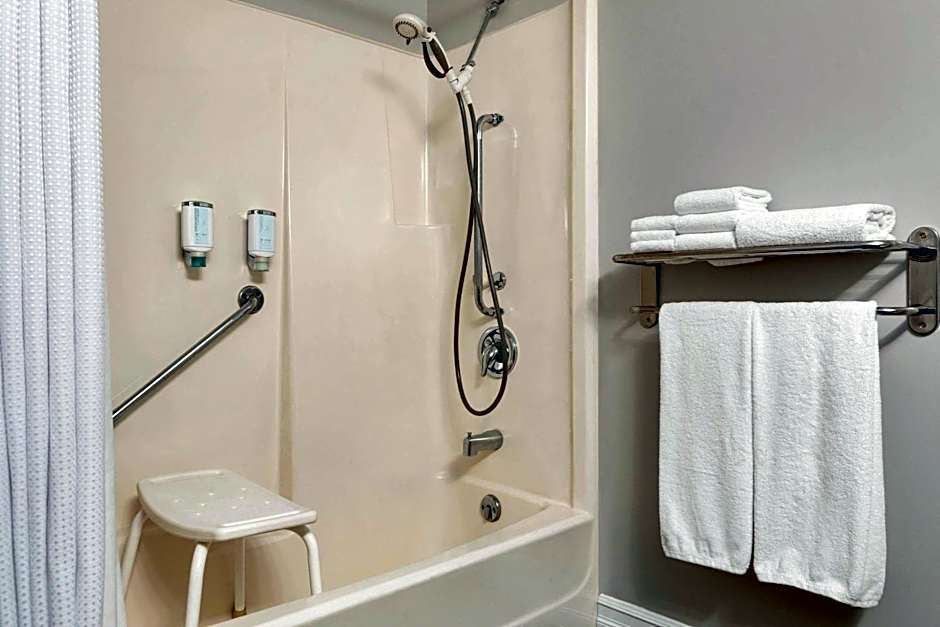 Travelodge Suites by Wyndham New Glasgow