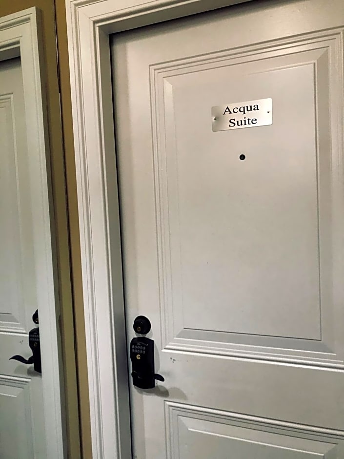 Suites at 249