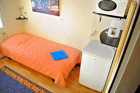 Single Room with Shared Bathroom