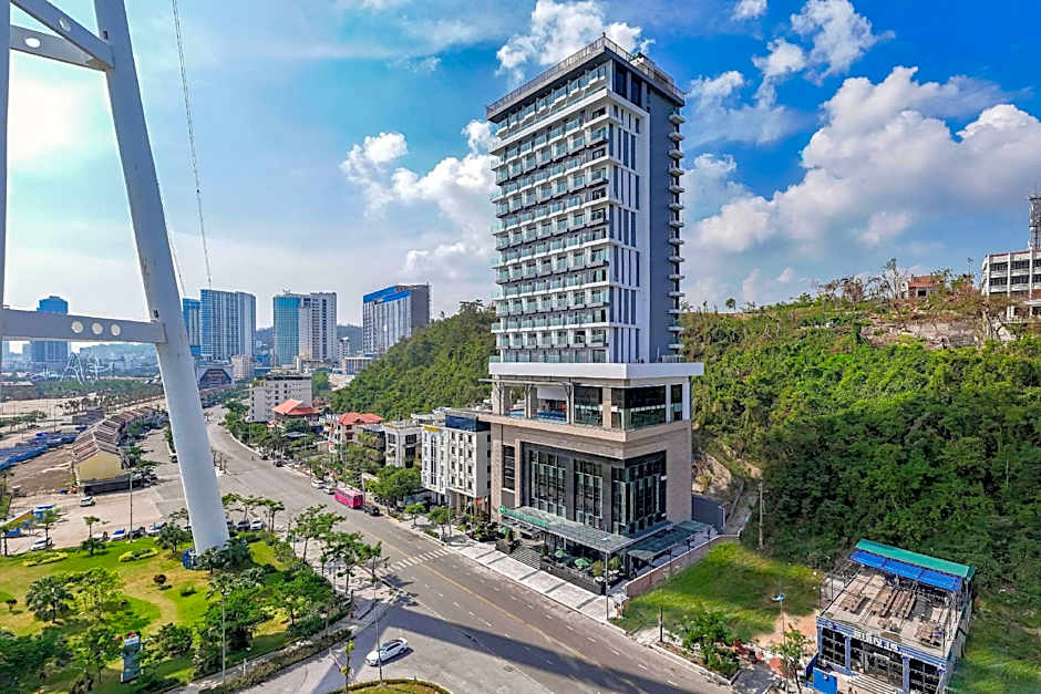 Wyndham Garden Legend Halong