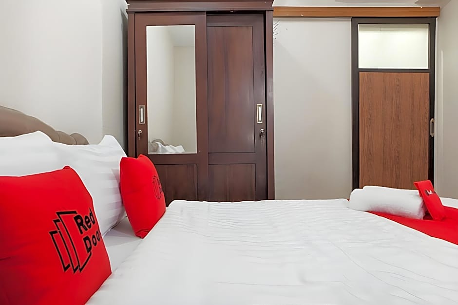 RedDoorz near Pelabuhan Tanjung Perak 2 Surabaya