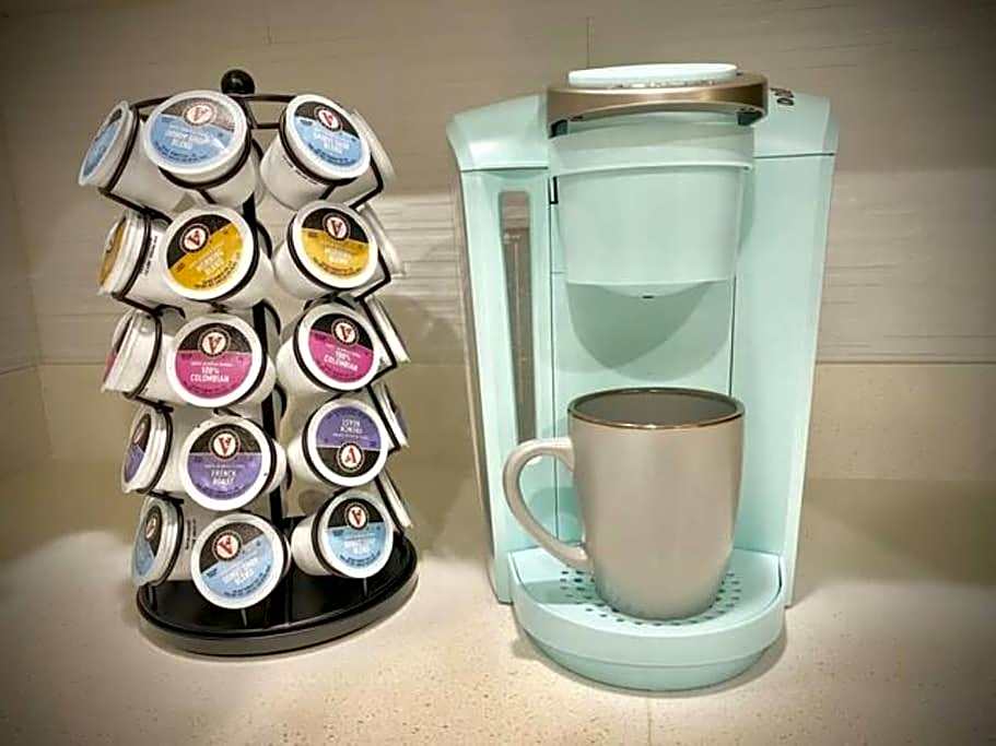 Lux One Bedroom Condo with Garden View