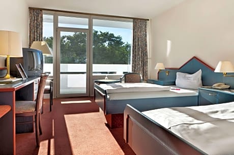 3 Twin Beds, TRYP Room