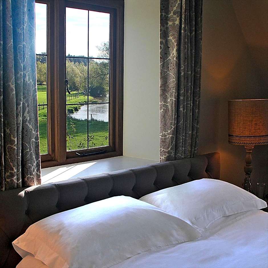 The Swan Inn Swinbrook