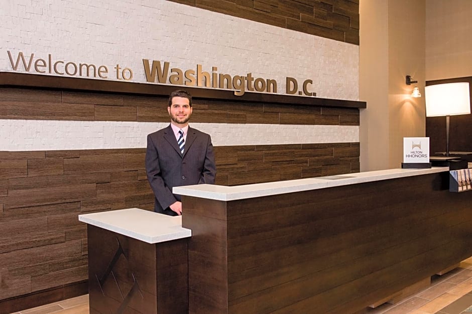 Hampton Inn & Suites Washington, D.C. - Navy Yard