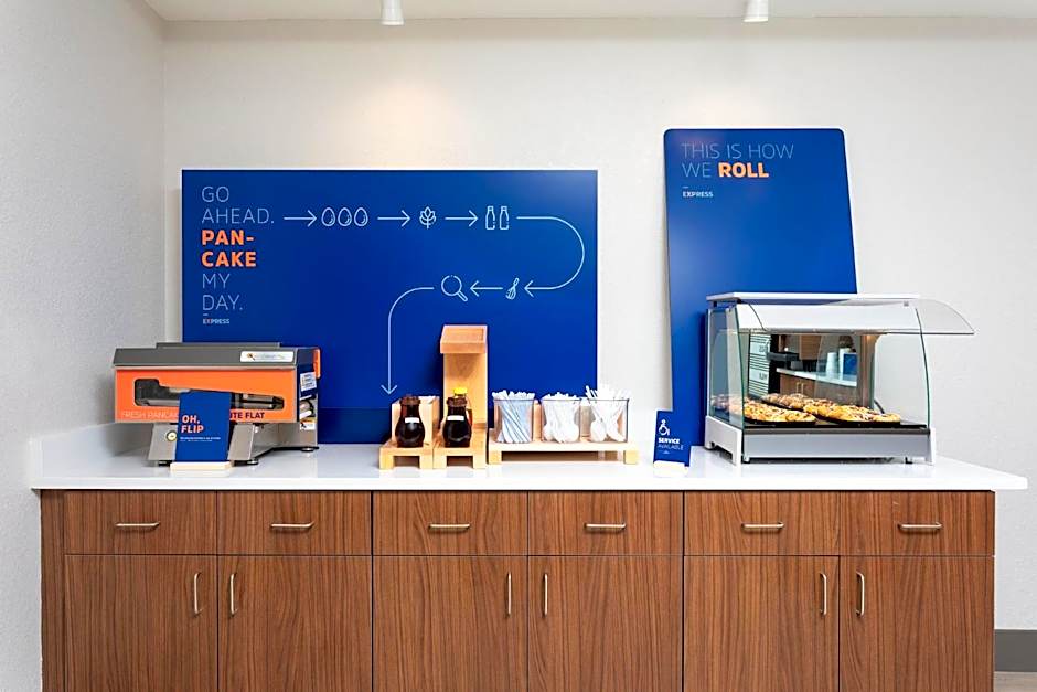 Holiday Inn Express & Suites Palm Coast - I-95