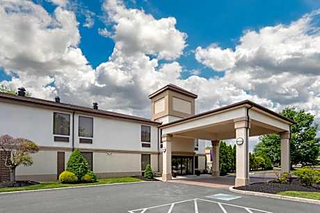 Quality Inn & Suites NJ State Capital Area