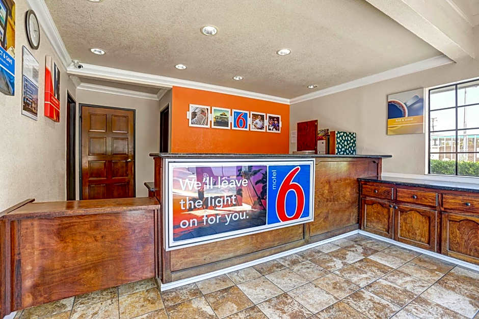 Motel 6 Fresno - Belmont Ave