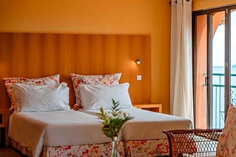 Studio with Side Sea View