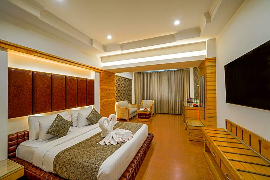 Hotel Saffron Leaf