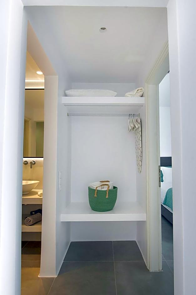 Alexandros Apartments