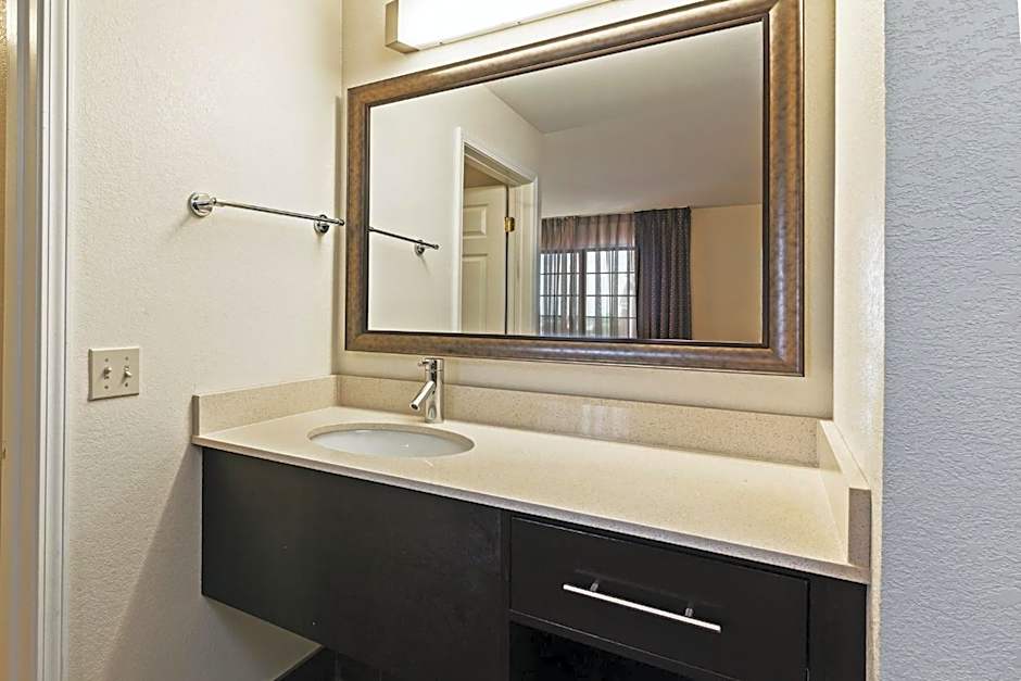 Staybridge Suites Tulsa-Woodland Hills By IHG